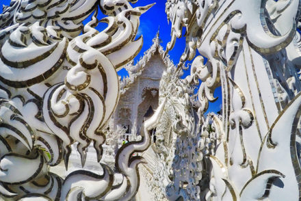 magical temples in thailand